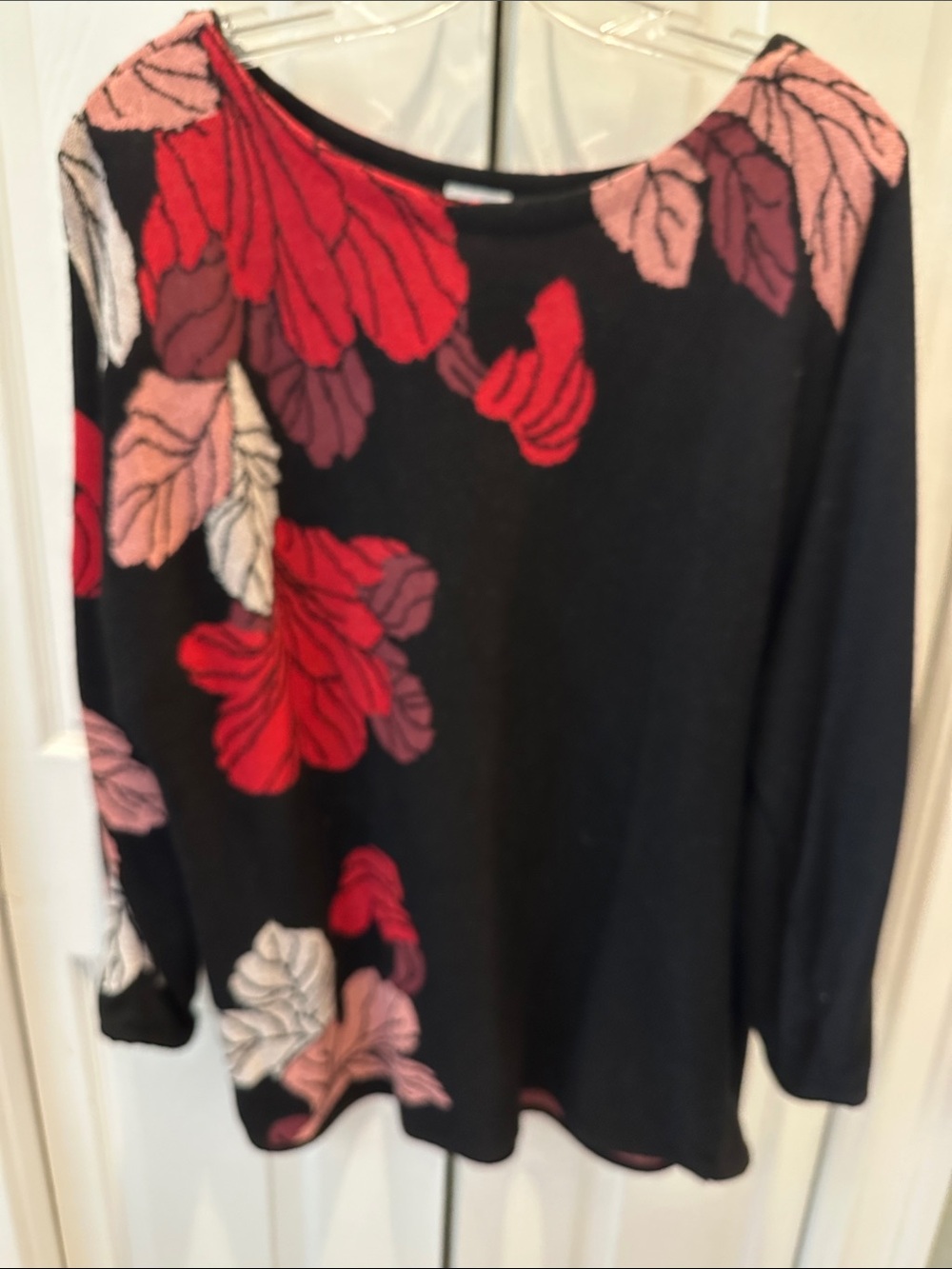 Black Floral Long-Sleeve Knit Sweater Red & Pink Floral